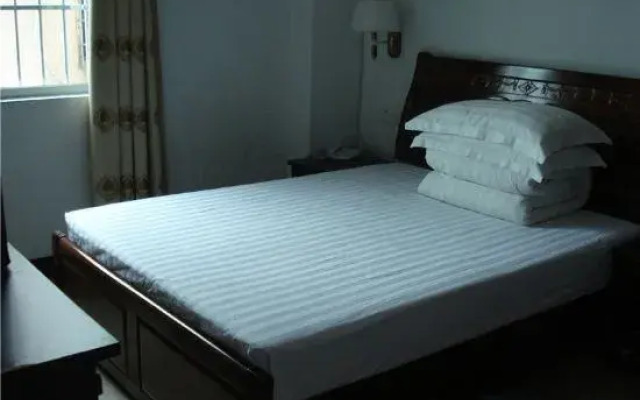 Qingyuan New Era Business Hotel