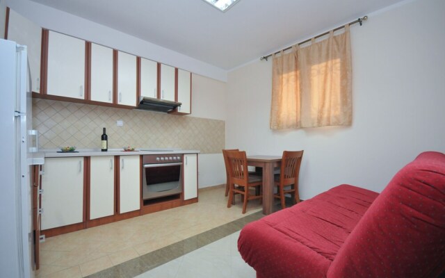 Apartments Maini