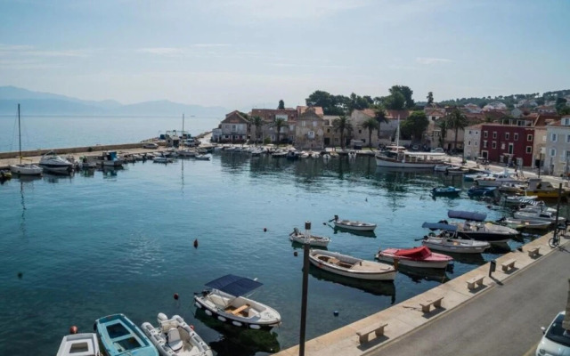 Ela - First row to the Sea - A1 Veliki