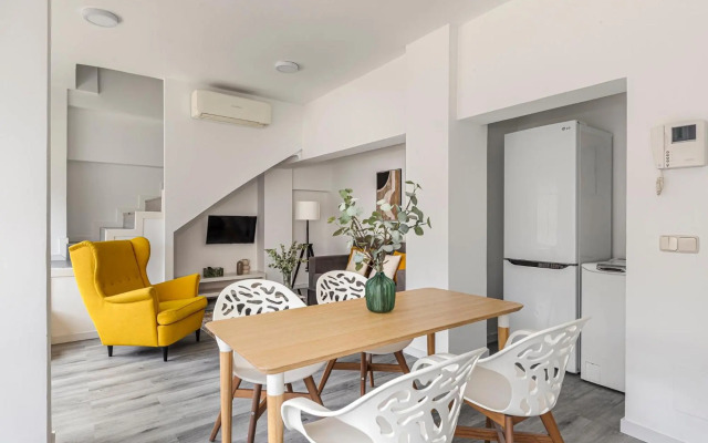 BNBHolder Calm Duplex RETIRO FREE PARKING
