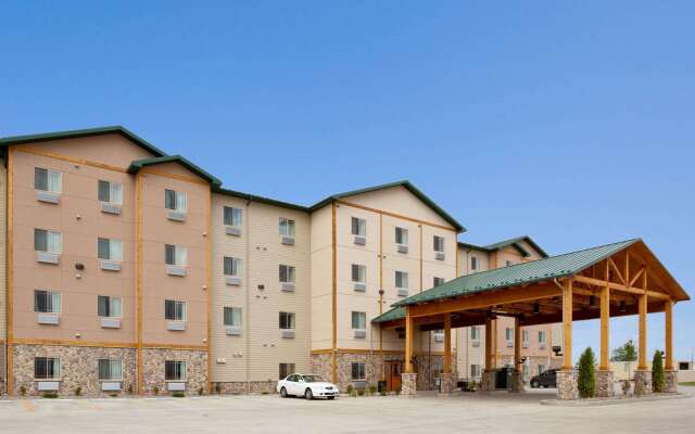 Hawthorn Suites by Wyndham Minot