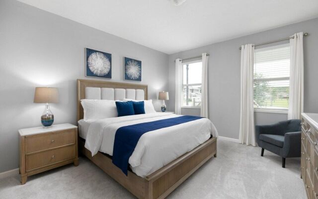 Stunning House With Private Pool