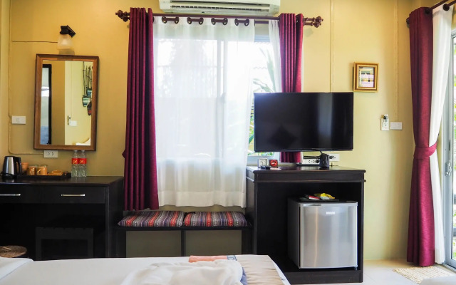 Lanta Castaway Beach Resort