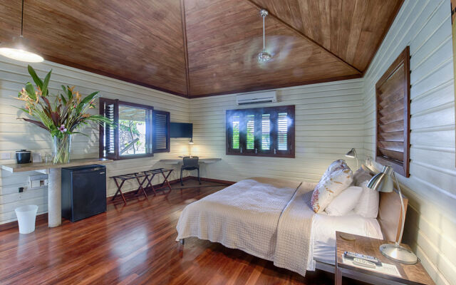 Pagua Bay House Oceanfront Cabanas