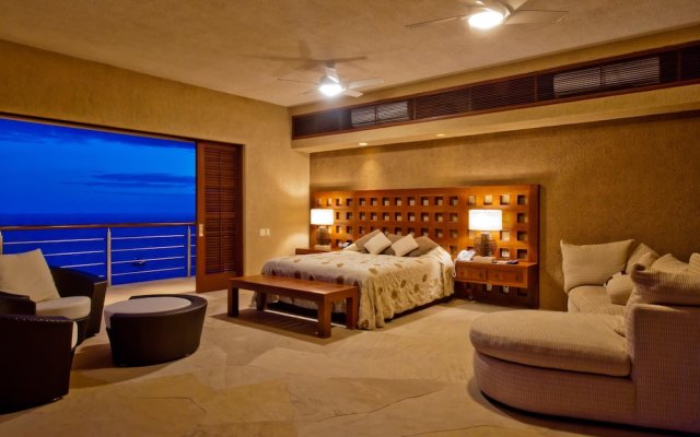 Luxurious Hillside Oceanfront 8 bedroom Villa Bellissima