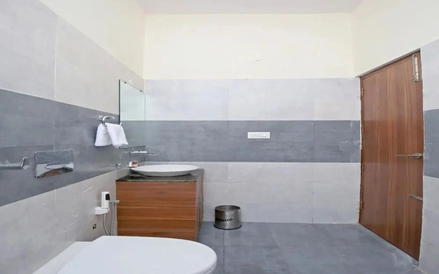 Hotel 365 by OYO Rooms