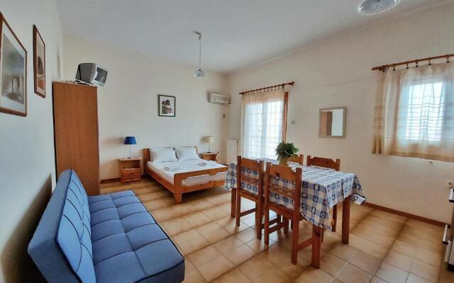 Seaview- 2 Space - selfcatering Apartment - Helen No 3