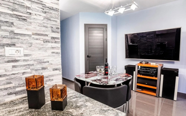 Modern apt Close to Znjan Beach, With big Terrace
