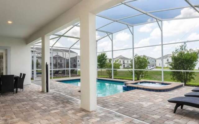 8912 Amazing 6BD Home