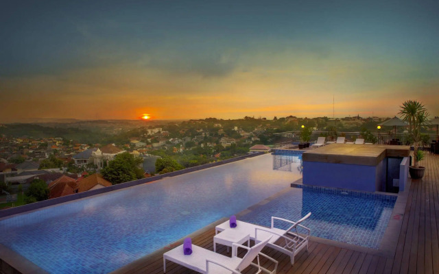 Grand Edge Hotel Semarang