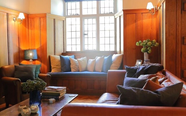 141 the Hill, Burford, Burford