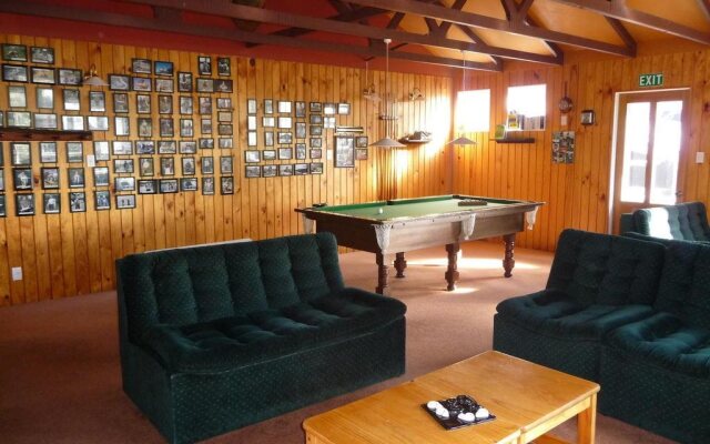 Sportsmans Lodge