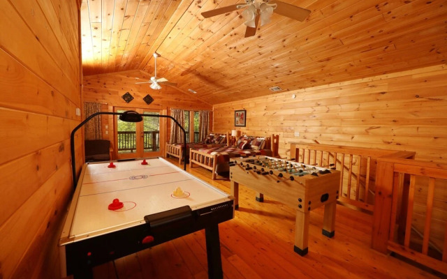 Big Pine Lodge - Six Bedroom Cabin