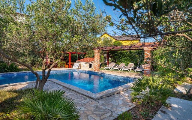 Amazing Home in Vir With 9 Bedrooms, Wifi and Outdoor Swimming Pool