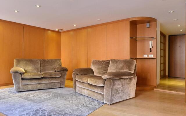 IzzHome Full Center Grand