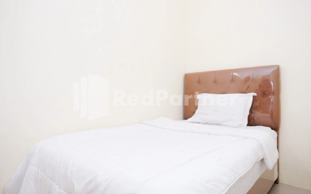 Nawasena Homey Syariah near Bandara Adisucipto 4 Mitra RedDoorz – Guest Rooms – Sleman