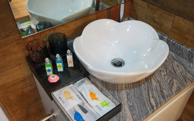 five6 Hotel Splendour