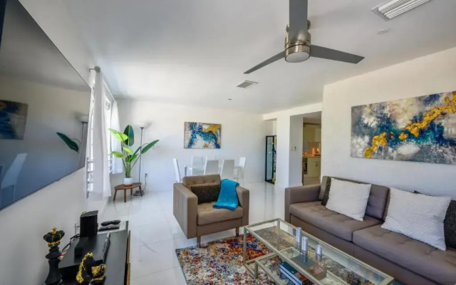 Carlyle Hotel Ocean Dr South Beach 2 Bedroom Luxury Apartment