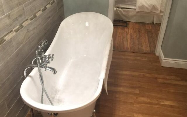 Grey Rose Suites
