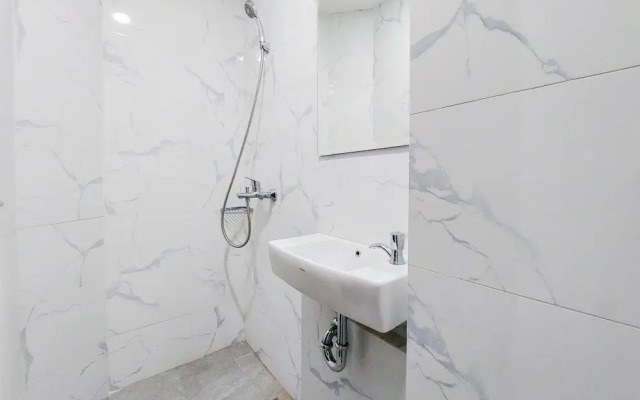 Best Homey And Nice Studio At Pacific Garden Apartment