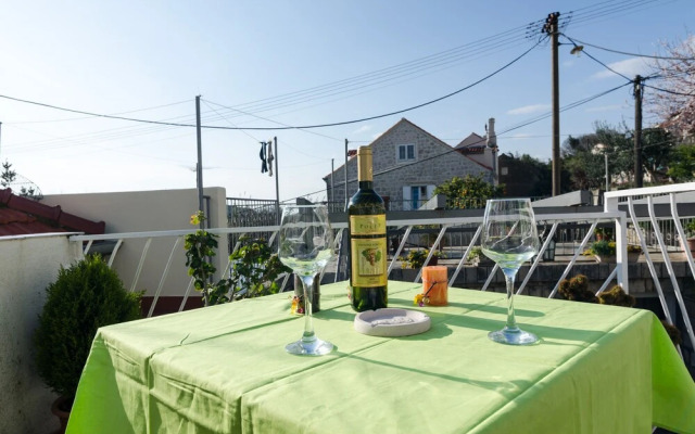 White Wave Guest House