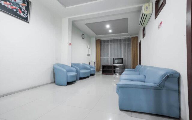 Ramayana Indah Hotel by RedDoorz