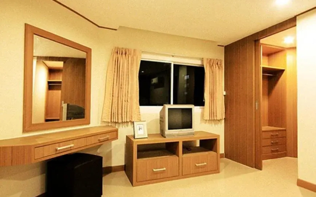 The Chateau Luxury Serviced Apartment