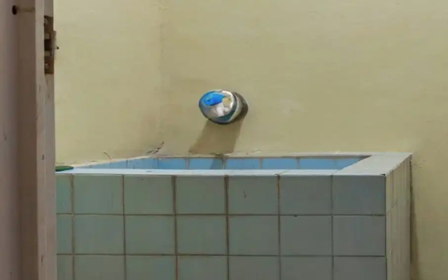 SPOT ON 93840 Guest House Amanda Syariah