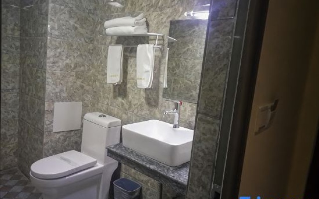 Luoping Xinding Express Hotel