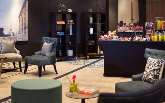 Renaissance Paris La Defense Hotel