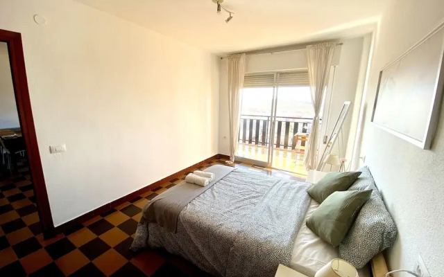 3 Bed room flat with Sea & Mountain View