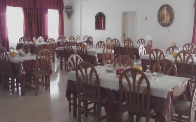 Nikos Hotel