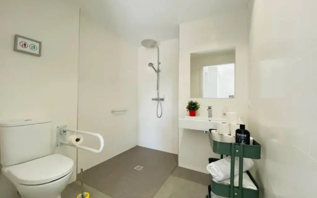 70 M2, Apartamento Cerca De La Playa, Apto Minusvalidos.