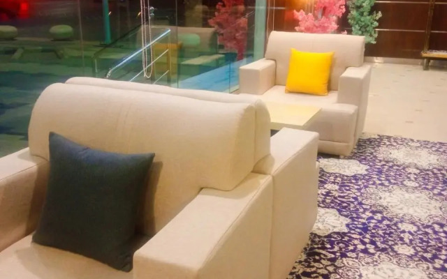 Evan Suites