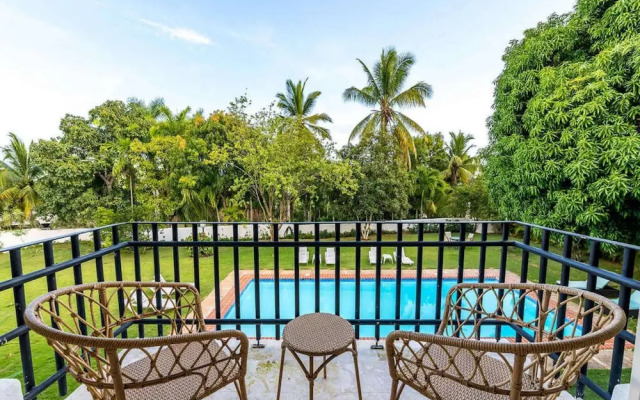 Sunny Vacation Villa 51