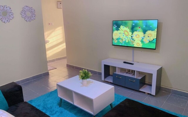 Lux Suites Sentosa Heights Utawala