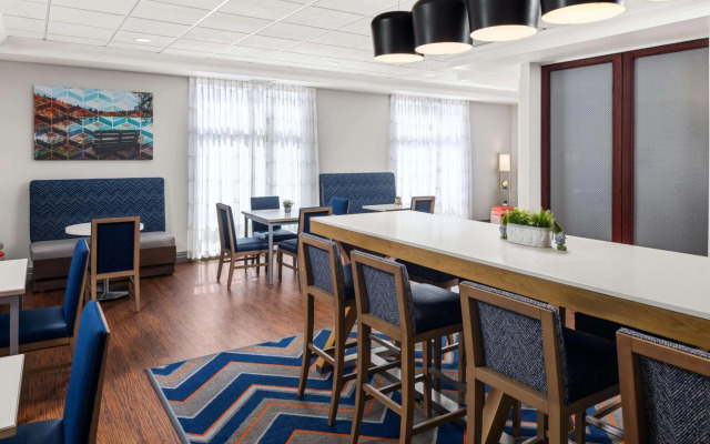 Hampton Inn Fairmont