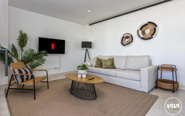 Deco in Fuengirola with 2 bedrooms and 2 bathrooms