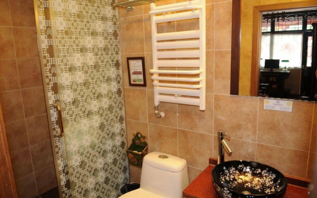 Double Happiness Beijing Courtyard Hotel