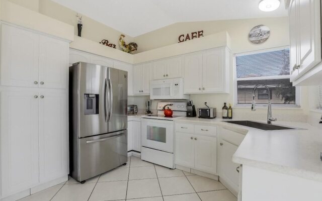 Pet-friendly Home With Southern Exposure and Pool