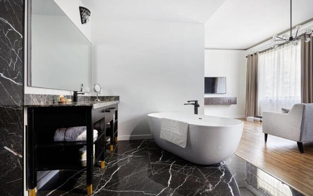 Mount Alverno Luxury Resorts