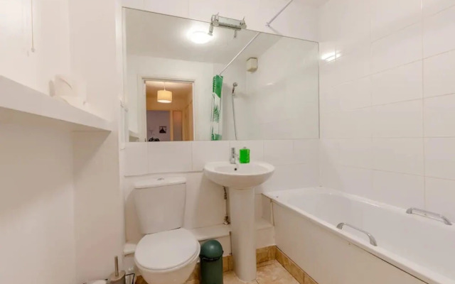 Spacious 1 Bed Apartment Near Shoreditch Park