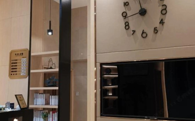 Chongqing Chaomu Collection Hotel (Banan Wanda Xuetangwan Subway Station)