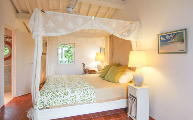 Serene Holiday Home in Grimaud With Private Pool