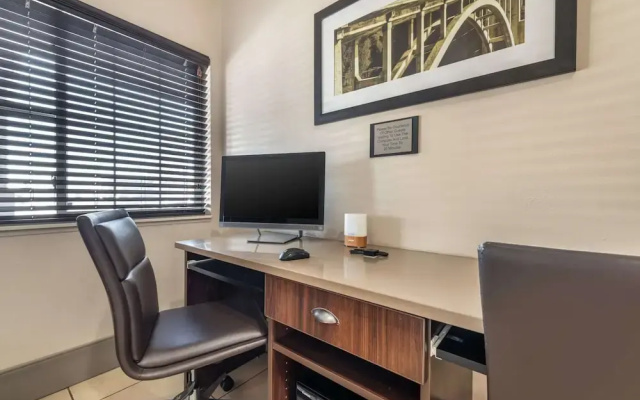 Country Inn & Suites Watertown