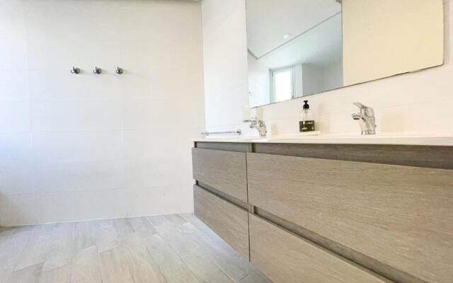 Ocean View Apartment, Heated pool, Free Parking PP207