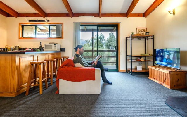 Freycinet Cottage 2