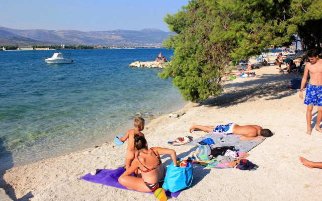 Apartments by the sea Arbanija, Ciovo - 18797