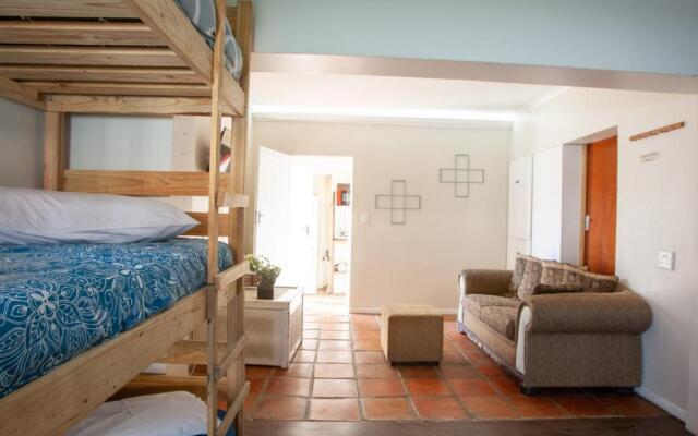 Strand Group Accommodation - 22 Sleeper Helderberg