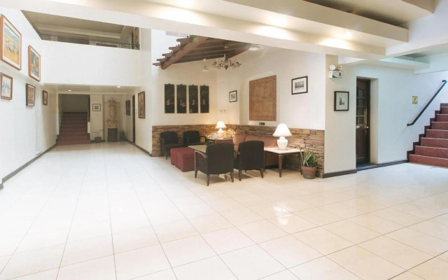 El Rico Suites